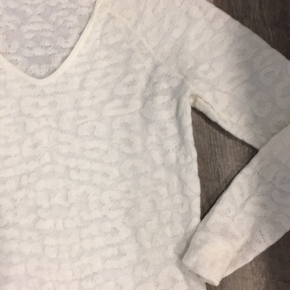 Tone on Tone Cheetah Print White Loft Sweater XS - Picture 3 of 5